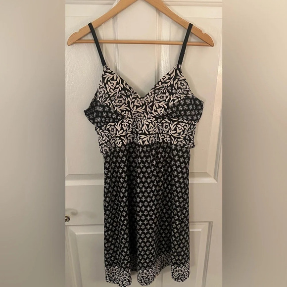 Women’s Charlotte Russe Black and White Tie Back Dress Size Large - Picture 1 of 4